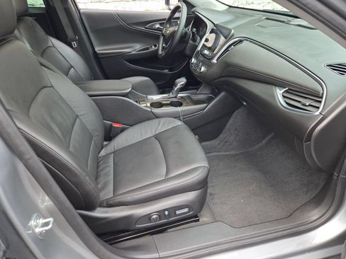 Used 2025 Chevrolet Malibu LT w/ Redline Edition FWD image 7
