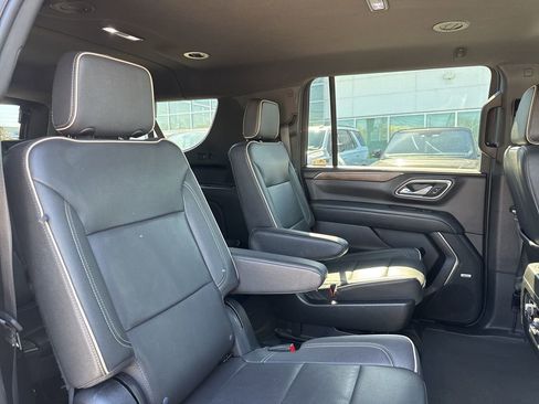 Used 2023 Chevrolet Suburban Premier image 24