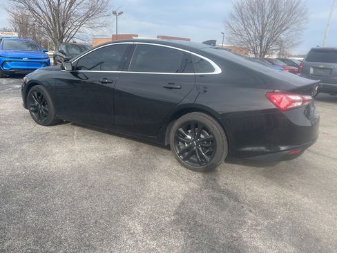 Used 2025 Chevrolet Malibu LT w/ Midnight Edition image 7
