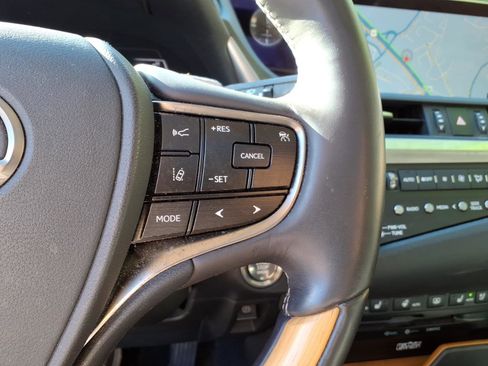 Used 2019 Lexus ES 350 Ultra Luxury w/ Accessory Package 2 FWD image 20