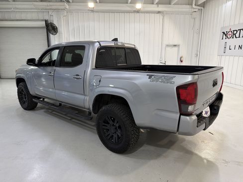 Used 2020 Toyota Tacoma SR w/ SR Convenience Package image 3