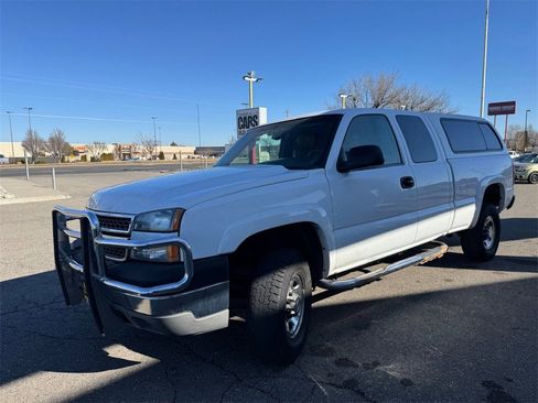 Used 2005 Chevrolet Silverado 2500 LS w/ Skid Plate Package image 4