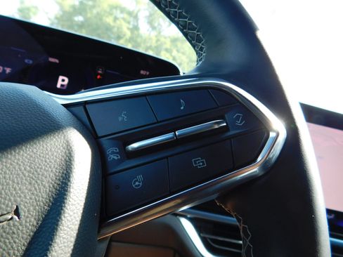 Used 2024 Chevrolet Equinox EV LT FWD image 18