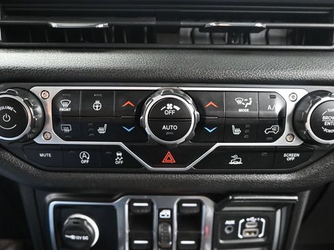 Used 2024 Jeep Wrangler Unlimited Sport AWD/4WD image 20