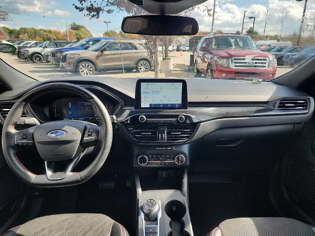 Certified 2025 Ford Escape ST-Line Select AWD/4WD image 8