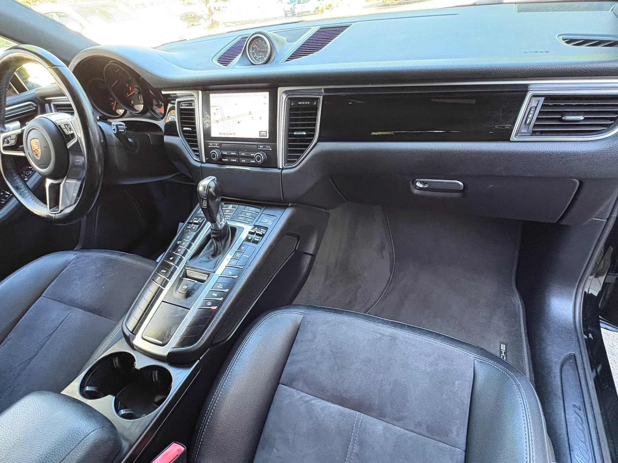 Used 2018 Porsche Macan AWD/4WD image 10