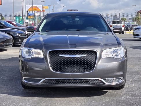 Used 2023 Chrysler 300 Touring image 2