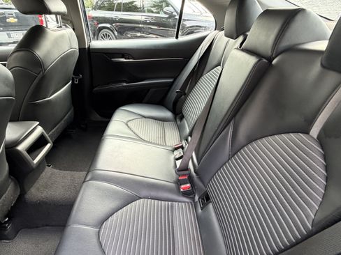 Used 2021 Toyota Camry SE FWD image 32