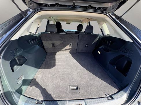 Used 2019 Ford Edge SE image 34