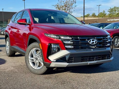 Certified 2026 Hyundai Tucson SE FWD image 1