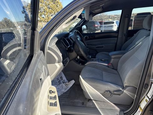 Used 2010 Toyota Tacoma Base image 10