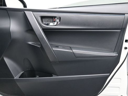 Used 2017 Toyota Corolla L image 23