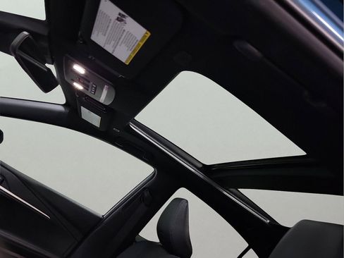 Used 2025 Toyota Camry XSE image 11