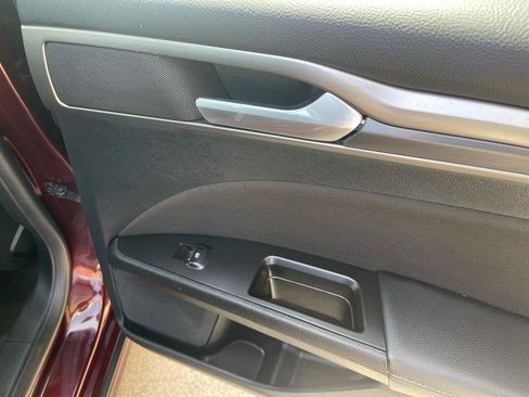 Used 2017 Ford Fusion SE w/ Equipment Group 201A image 38