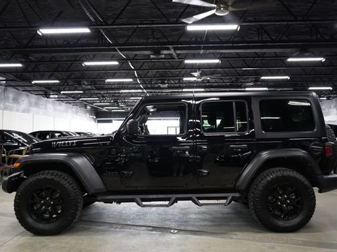 Used 2022 Jeep Wrangler Unlimited Sport AWD/4WD image 2