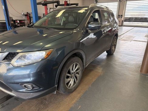 Used 2014 Nissan Rogue SL image 2
