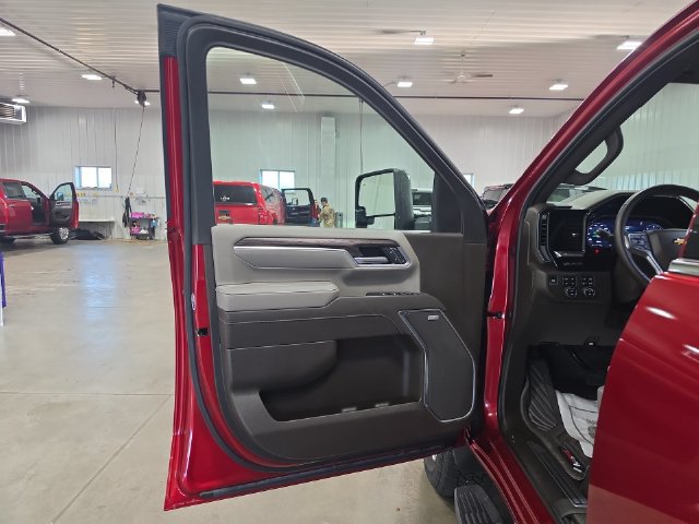 Used 2025 Chevrolet Silverado 3500 LTZ w/ LTZ Premium Package AWD/4WD image 23