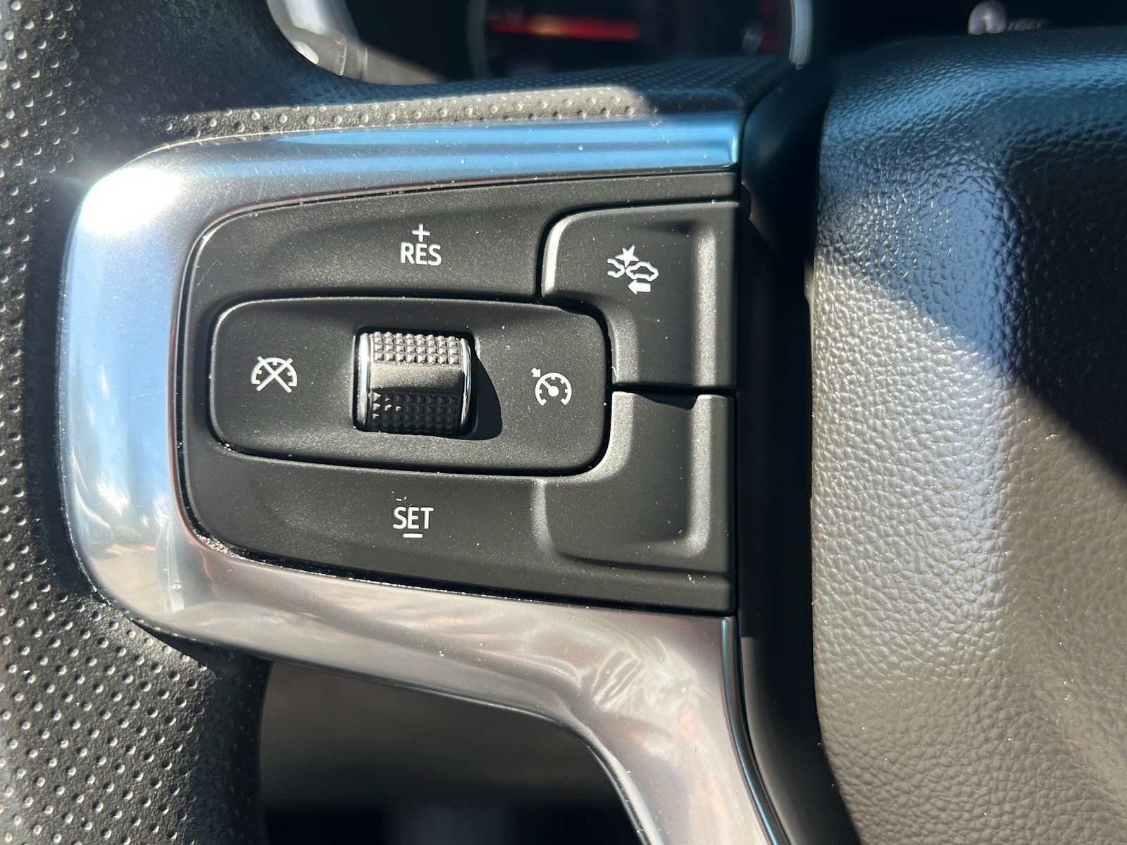 Used 2025 Chevrolet Blazer LT FWD image 30