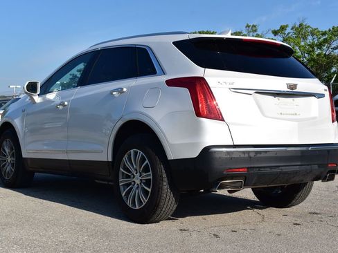 Used 2018 Cadillac XT5 Luxury w/ Driver Awareness Package FWD image 7