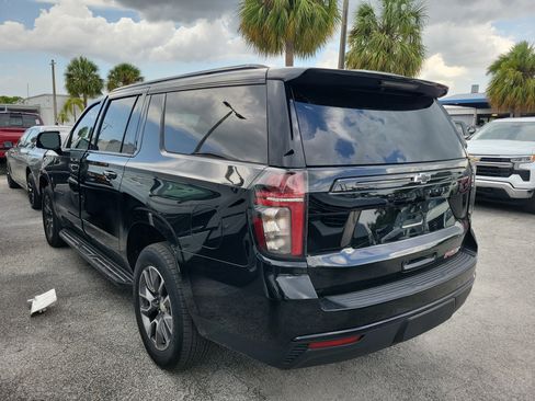 Used 2023 Chevrolet Suburban RST w/ Luxury Package RWD image 4