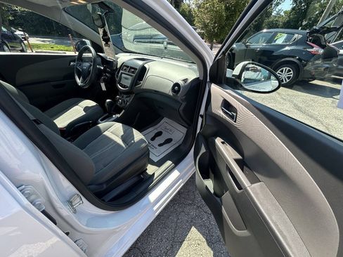 Used 2015 Chevrolet Sonic LT FWD image 9