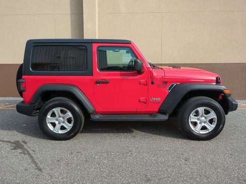 Used 2021 Jeep Wrangler Sport S image 3