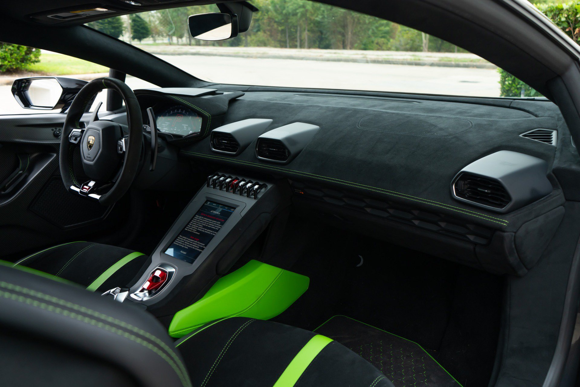 Used 2021 Lamborghini Huracan STO RWD image 18