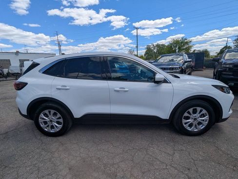 Used 2023 Ford Escape Active w/ Tech Pack #2 FWD image 8