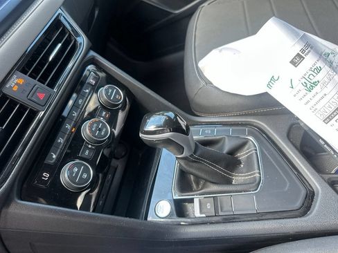 Used 2024 Volkswagen Taos SE FWD image 16