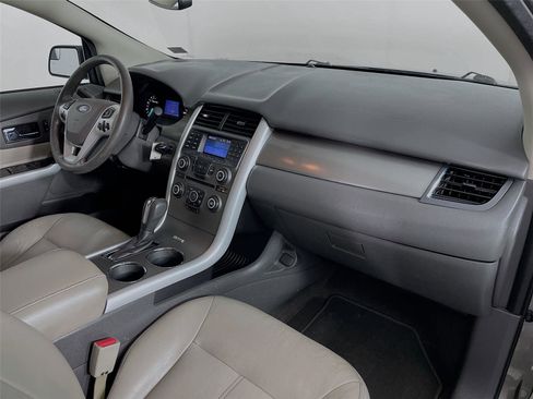 Used 2013 Ford Edge SEL image 32
