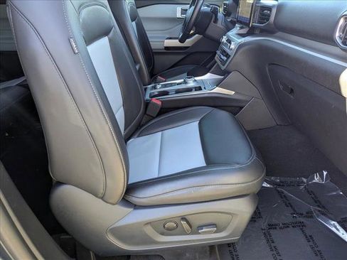Used 2022 Ford Explorer XLT w/ Equipment Group 202A image 21