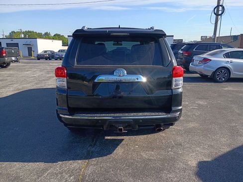 Used 2011 Toyota 4Runner SR5 w/ Convenience Pkg AWD/4WD image 4