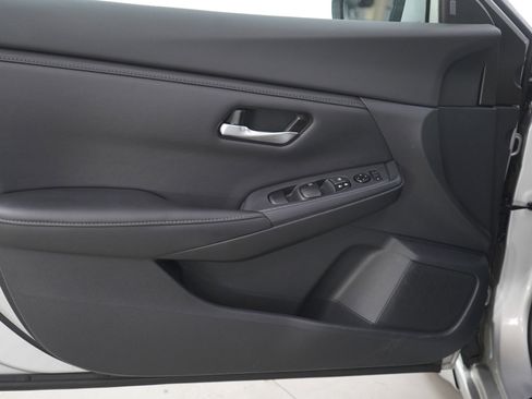 Used 2022 Nissan Sentra SV w/ Trunk Package image 16