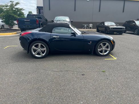 Used 2006 Pontiac Solstice Convertible w/ Premium Package RWD image 8