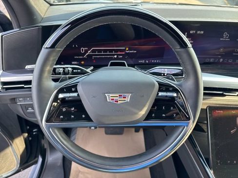 Used 2025 Cadillac Escalade Sport w/ Touring Package AWD/4WD image 11