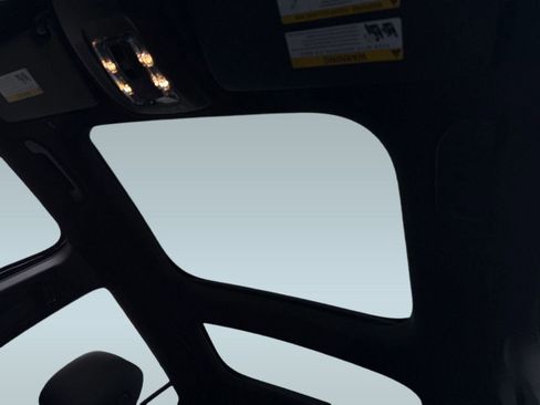 New 2026 Mercedes-Benz GLB 250 image 12