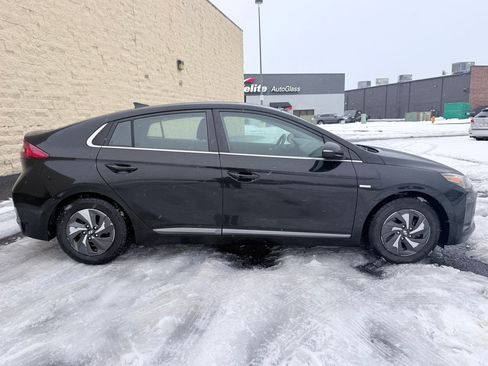 Used 2017 Hyundai Ioniq SEL image 6