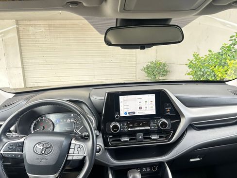 Used 2025 Toyota Highlander LE image 34