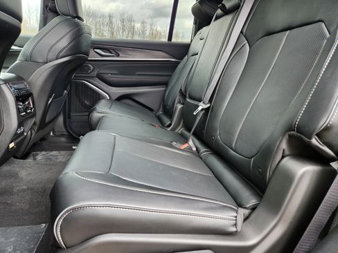 New 2025 Jeep Grand Cherokee L Overland image 9