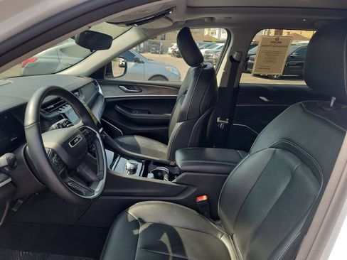 Certified 2022 Jeep Grand Cherokee Limited AWD/4WD image 18