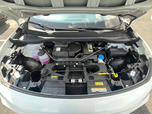 Certified 2025 Volkswagen ID.4 Pro AWD/4WD image 29