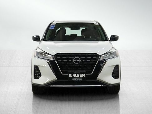 Used 2024 Nissan Kicks S FWD image 8