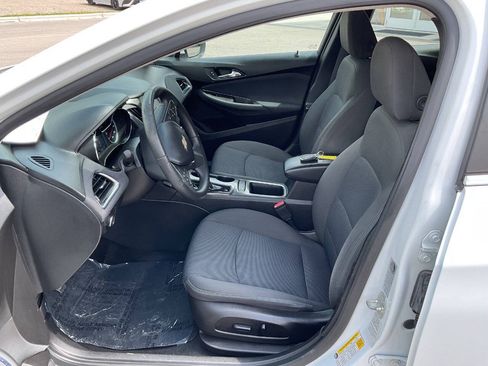 Used 2017 Chevrolet Cruze LT w/ Convenience Package FWD image 13