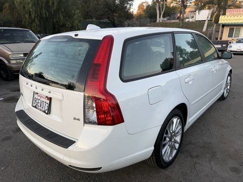 Used 2010 Volvo V50 2.4i image 13