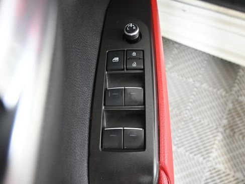 Used 2022 Toyota Camry XSE FWD image 19