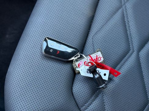 Used 2025 Volkswagen Atlas Cross Sport SE image 18