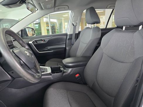 Used 2023 Toyota RAV4 XLE AWD/4WD image 18