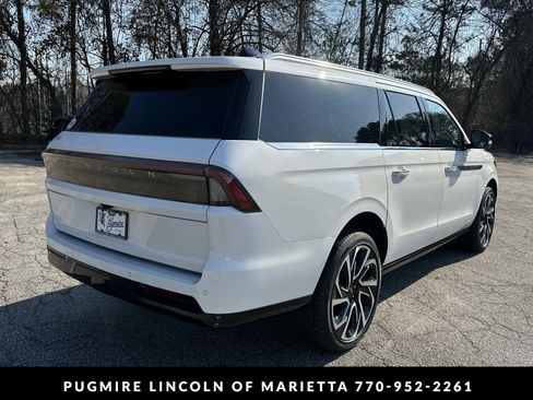 New 2026 Lincoln Navigator L Reserve AWD/4WD image 7