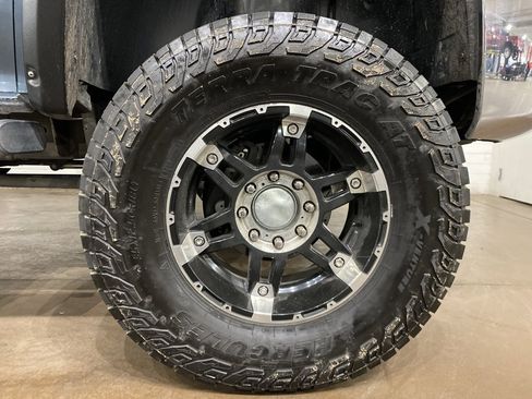 Used 2010 Chevrolet Silverado 2500 LT w/ Interior Plus Package image 18