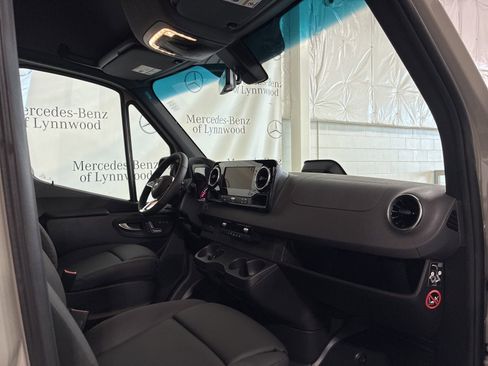 New 2025 Mercedes-Benz Sprinter 2500 image 19